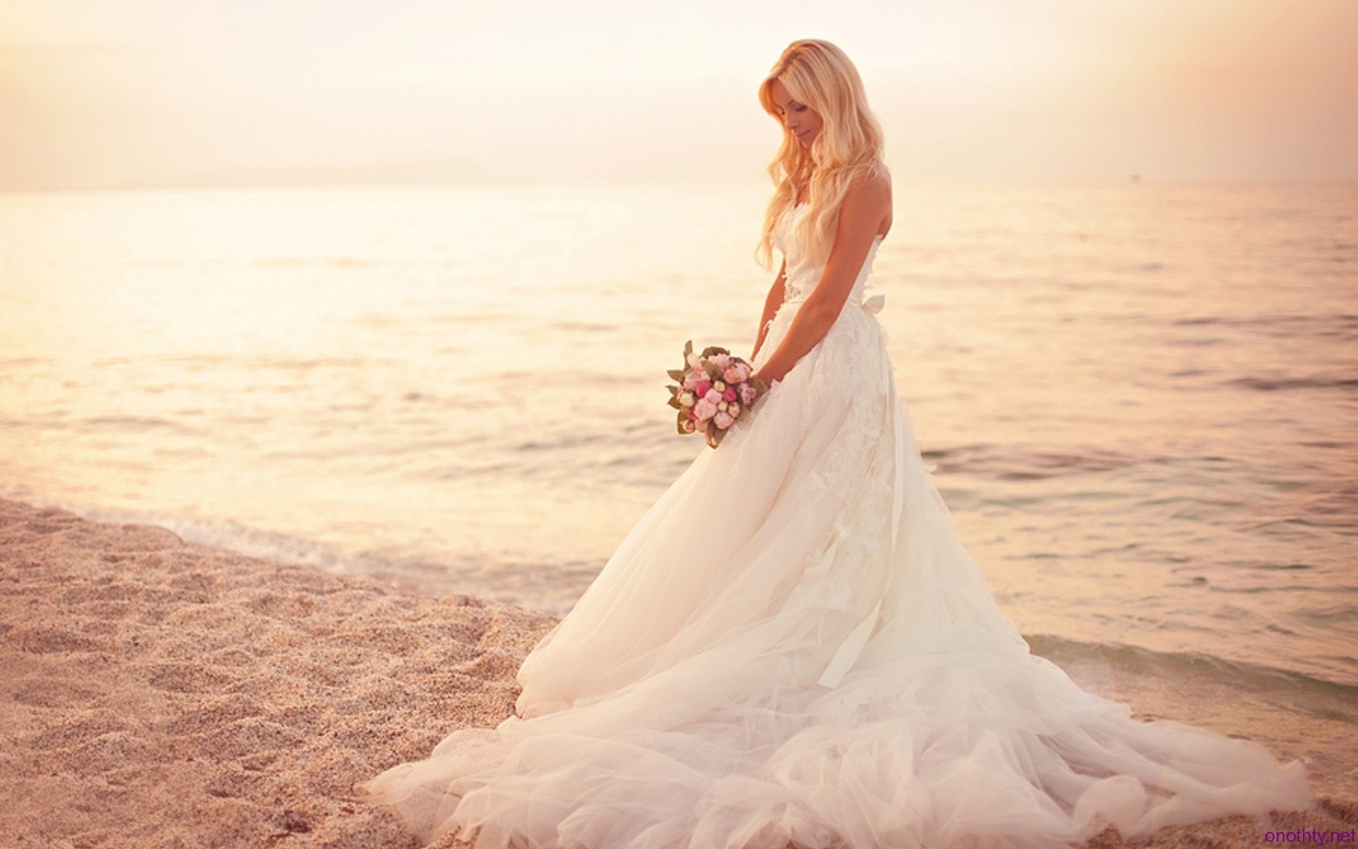 Cosa indossare per un matrimonio di giorno in spiaggia