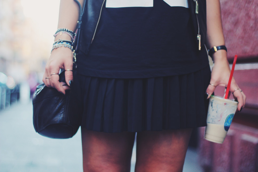 pleated-skirt-look-black